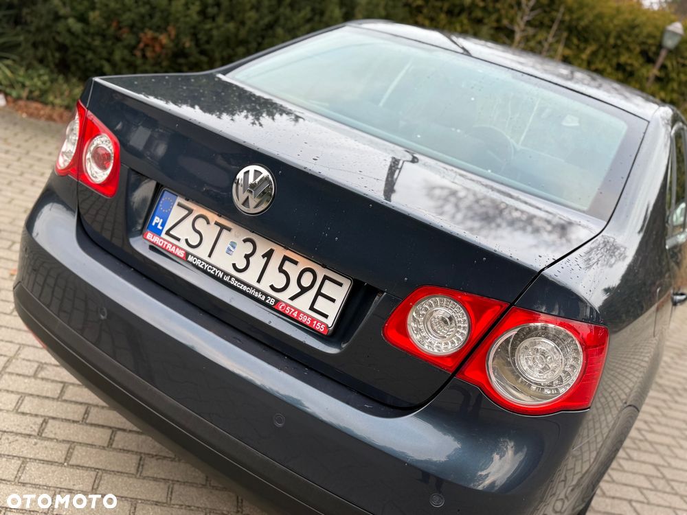 Volkswagen Jetta 1.6 Comfortline - 20