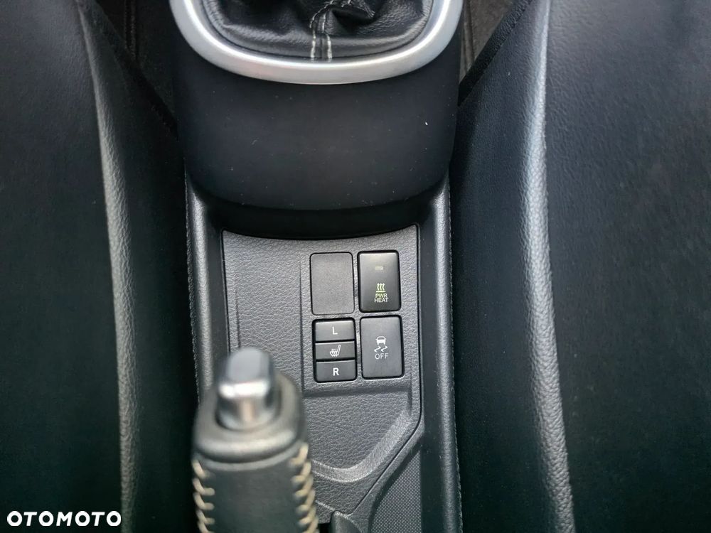 Toyota Yaris - 36