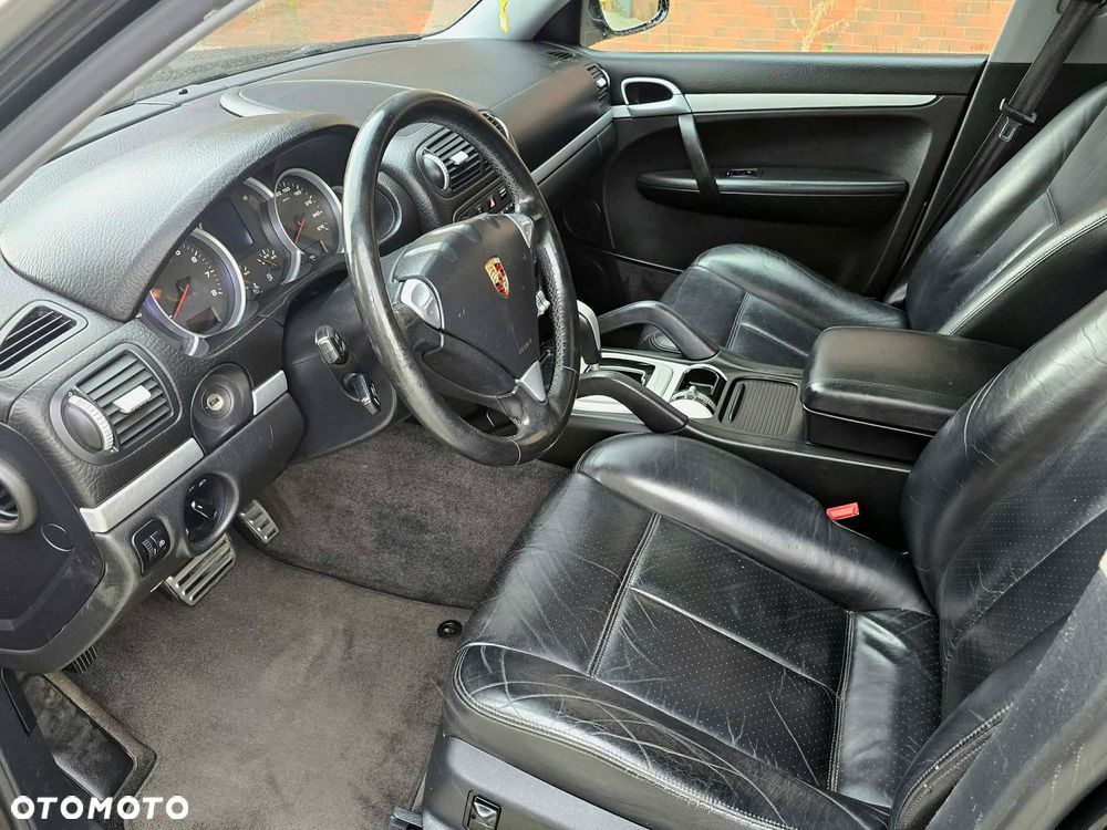 Porsche Cayenne - 12