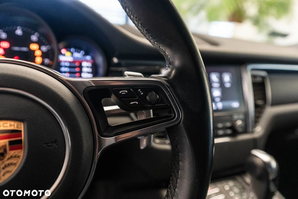 Porsche Macan - 24