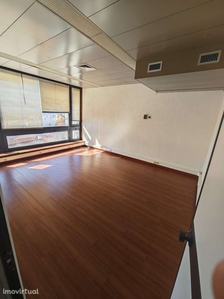 Arrendamento de escritório na Praça do Município - Covilhã - Grande imagem: 4/11