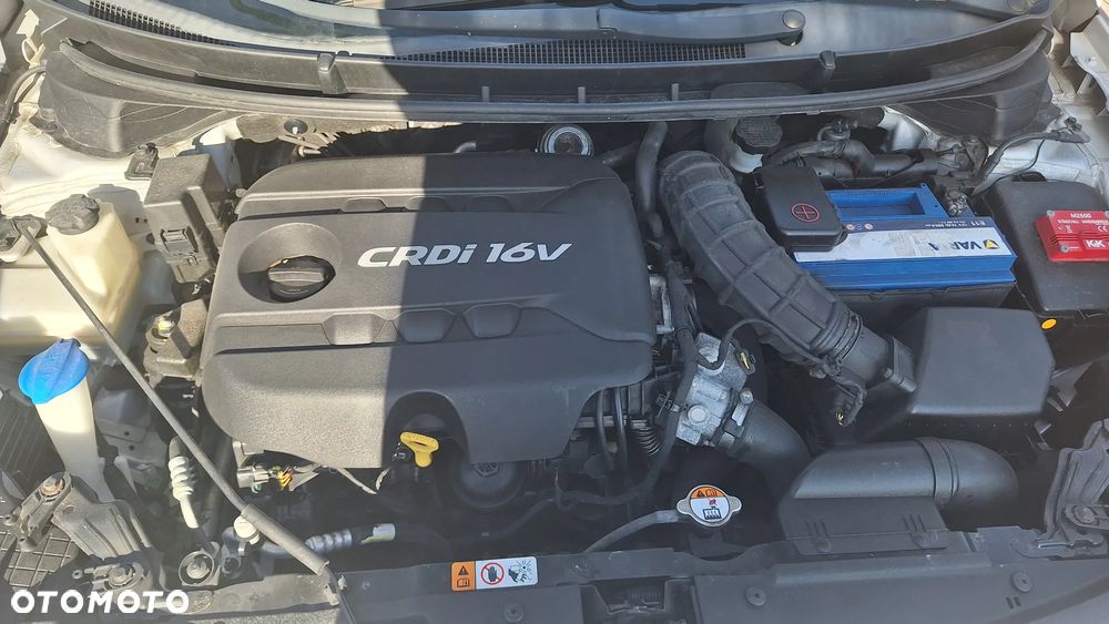 Hyundai i30 blue 1.6 CRDi Premium - 23