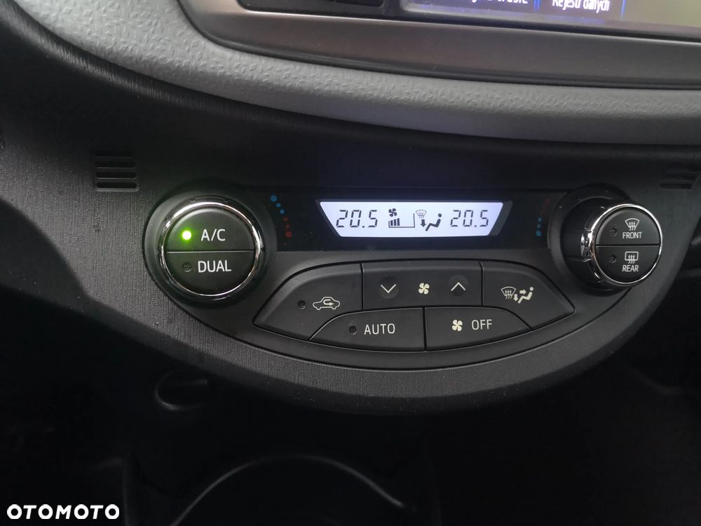 Toyota Yaris 1.5 VVT-i Style - 23