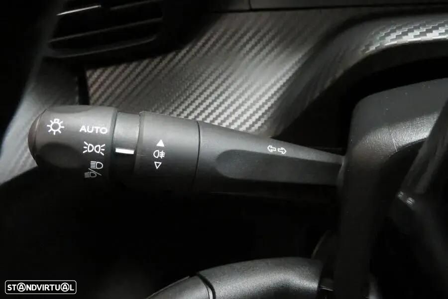 Peugeot 208 1.2 PureTech Active - 4