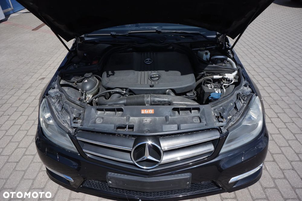 Mercedes-Benz Klasa C 220 CDI DPF BlueEFFICIENCY 7G-TRONIC Edition 1 - 29