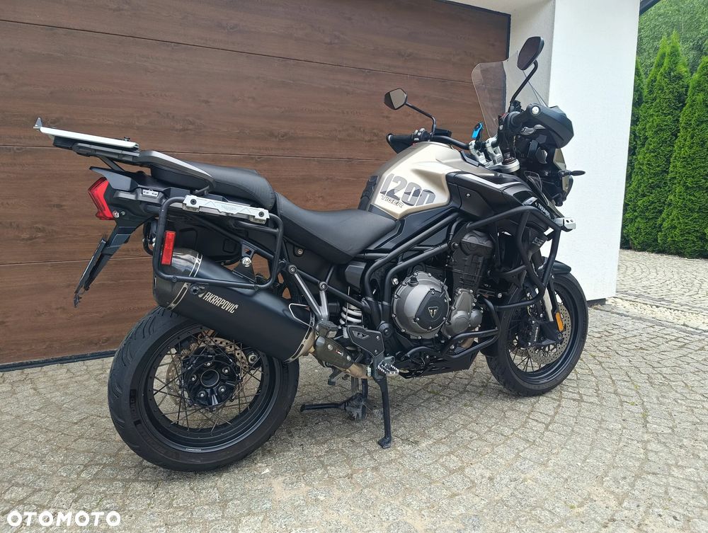 Triumph Inny - 3