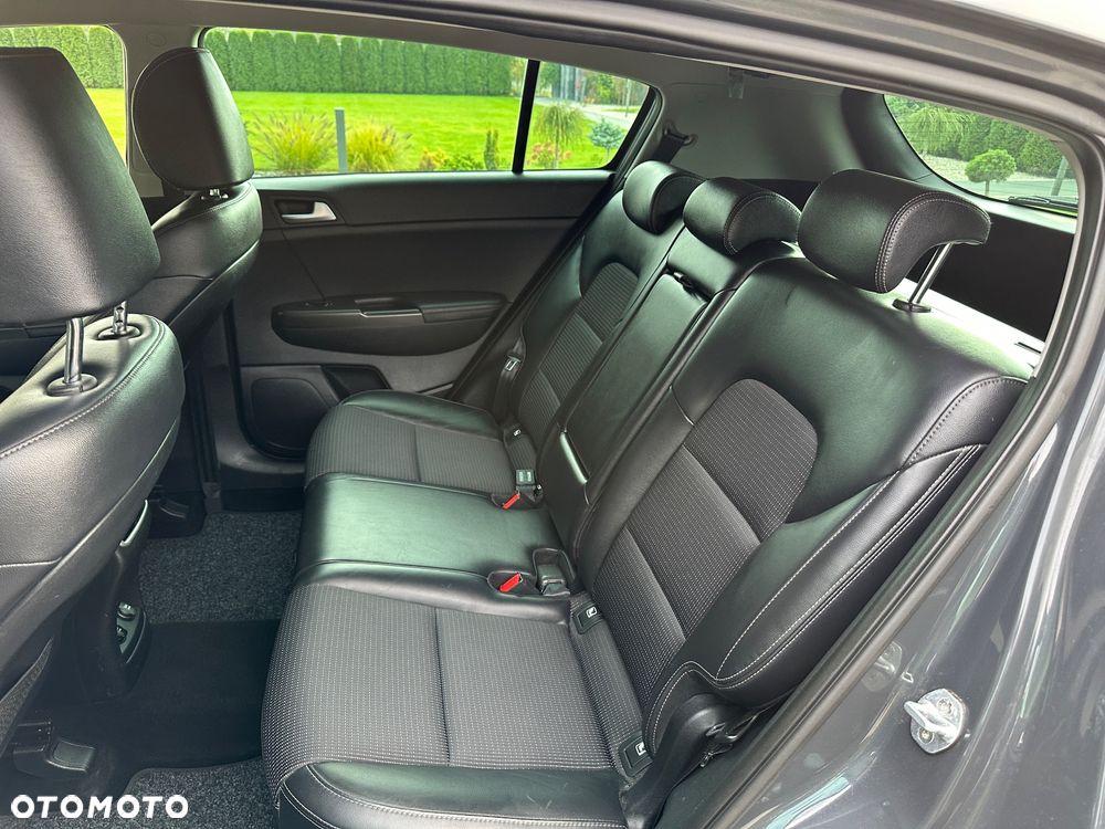 Kia Sportage 1.6 CRDI Black Edition 2WD - 36