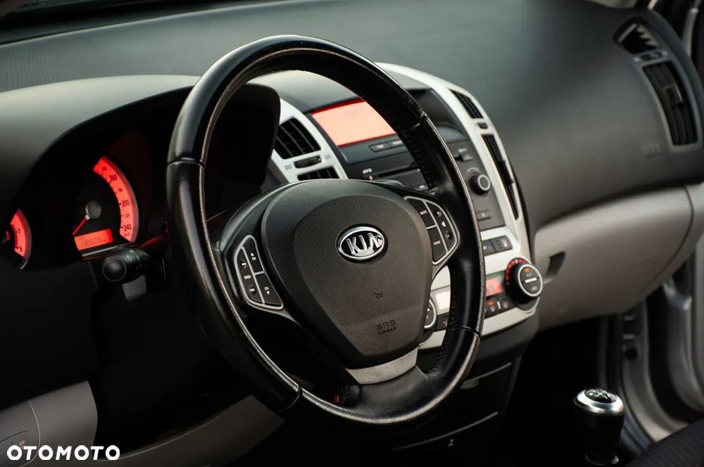 Kia Ceed 1.4 CVVT LX - 30