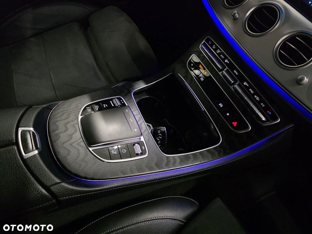 Mercedes-Benz Klasa E 220 d 4-Matic AMG - 21