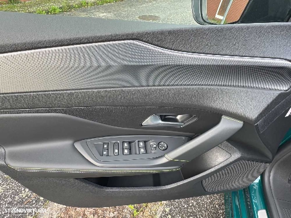 Peugeot e-308 54 kWh GT - 12