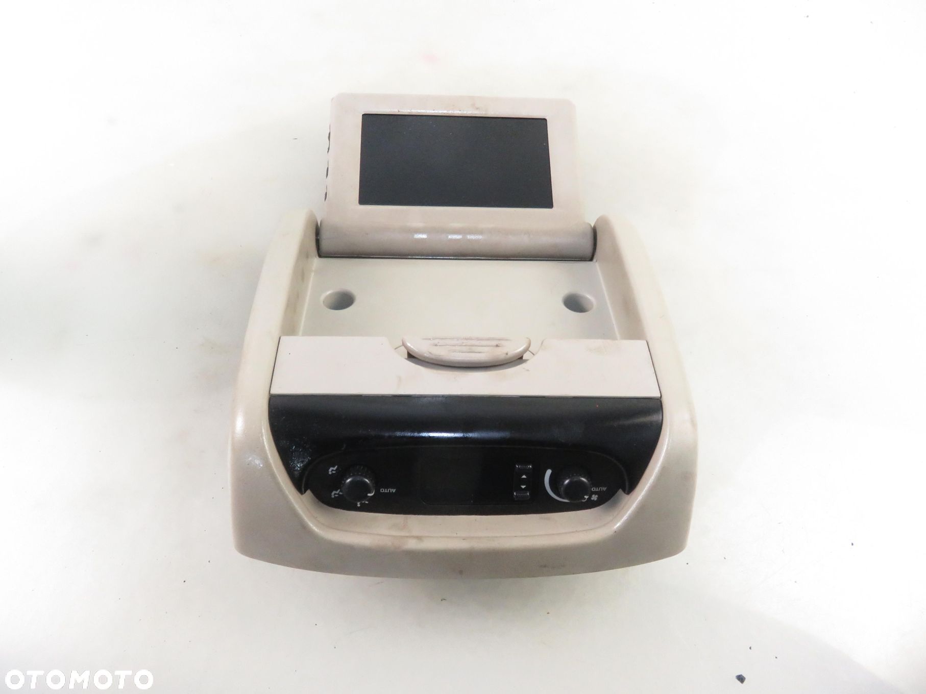 ODTWARZACZ EKRAN DVD CHRYSLER VOYAGER IV P05005009AD - 1