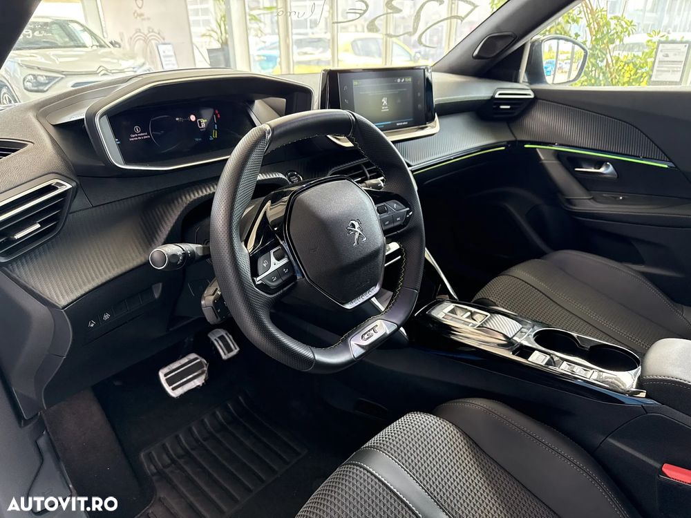 Peugeot 2008 e-2008 GT - 7