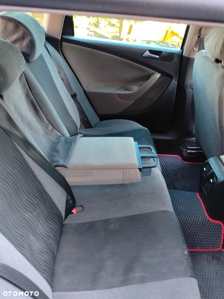 Volkswagen Passat - 11