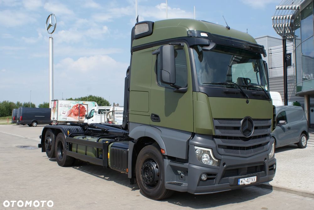 Mercedes-Benz ACTROS - 1