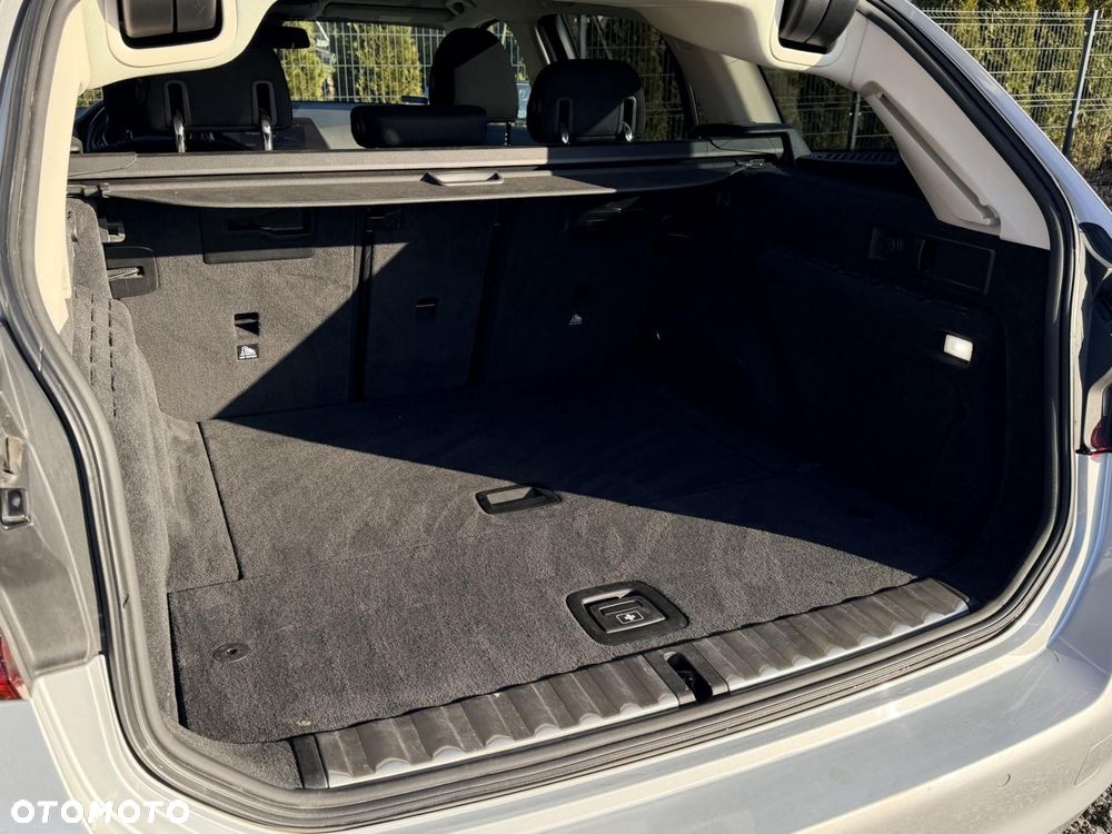 BMW Seria 3 320d xDrive - 33