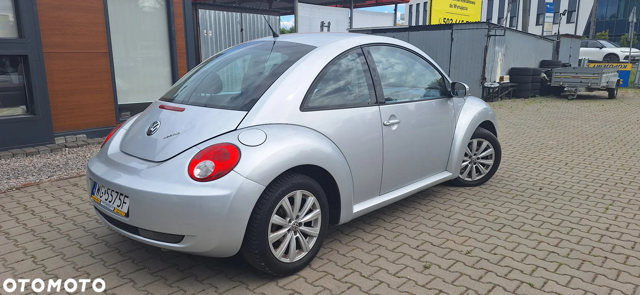 Volkswagen New Beetle - 2