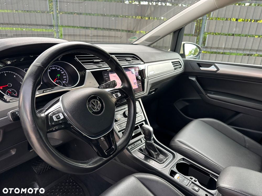 Volkswagen Touran - 9