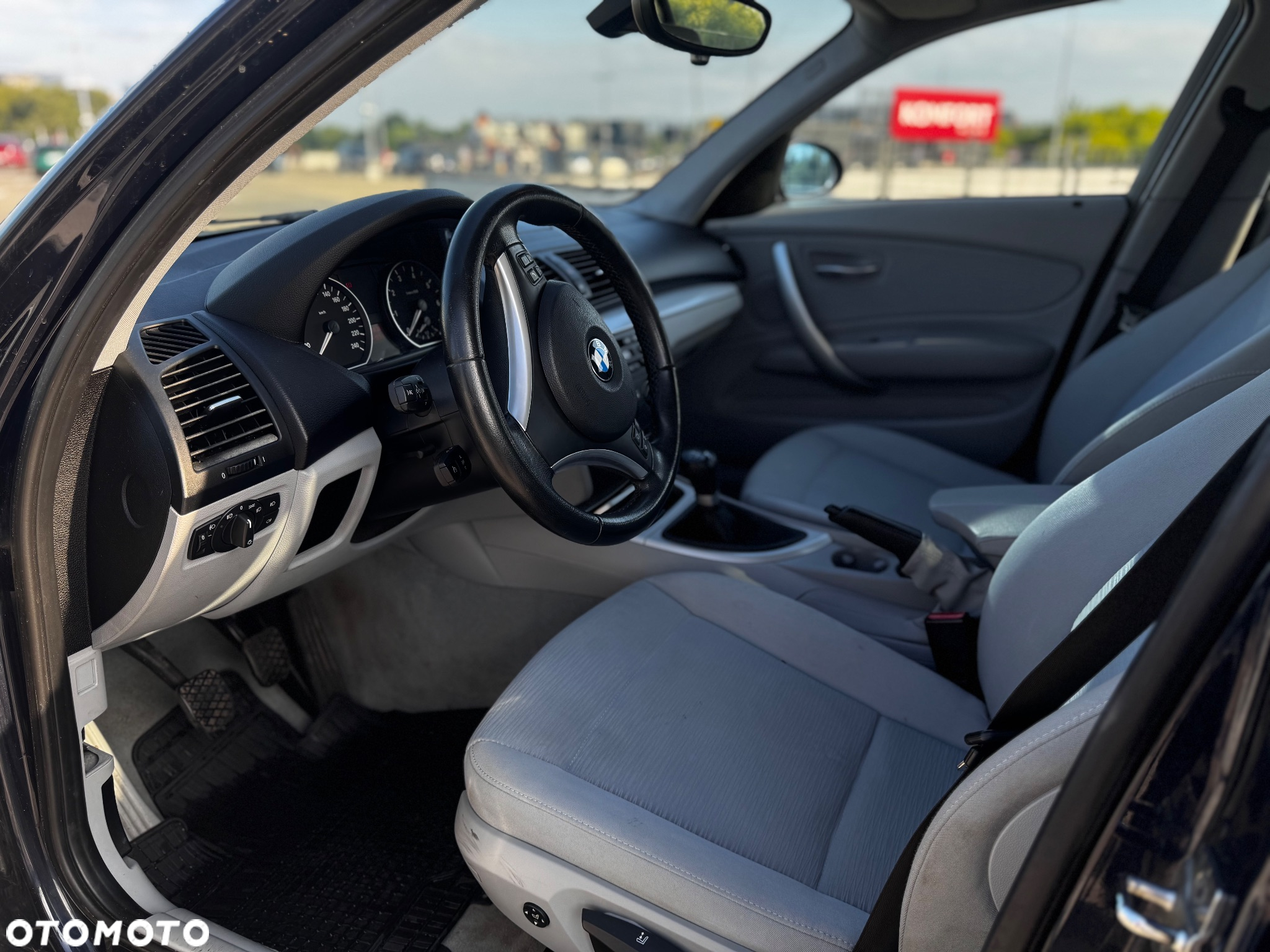 BMW Seria 1 116i - 8