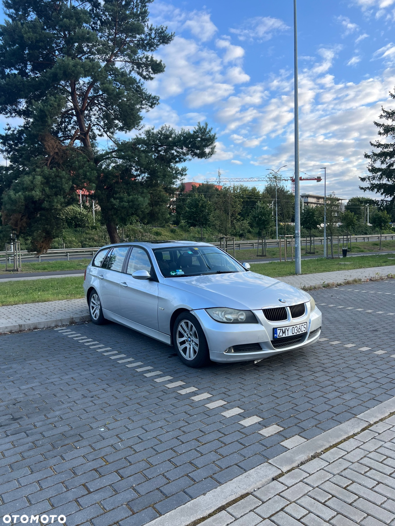 BMW Seria 3 320d DPF Touring - 4