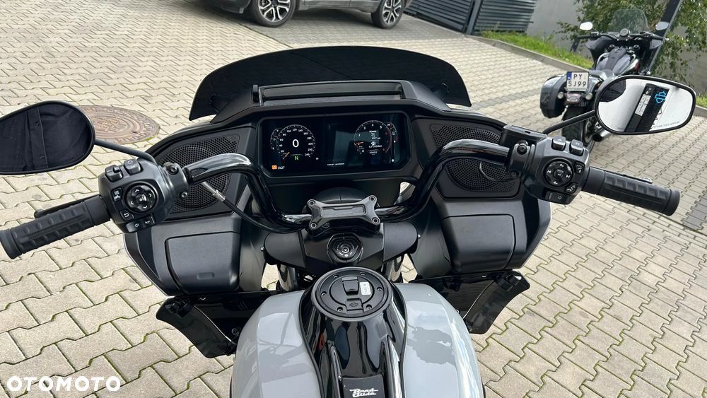 Harley-Davidson Touring Road Glide - 13