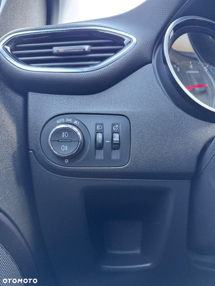 Opel Crossland X - 30