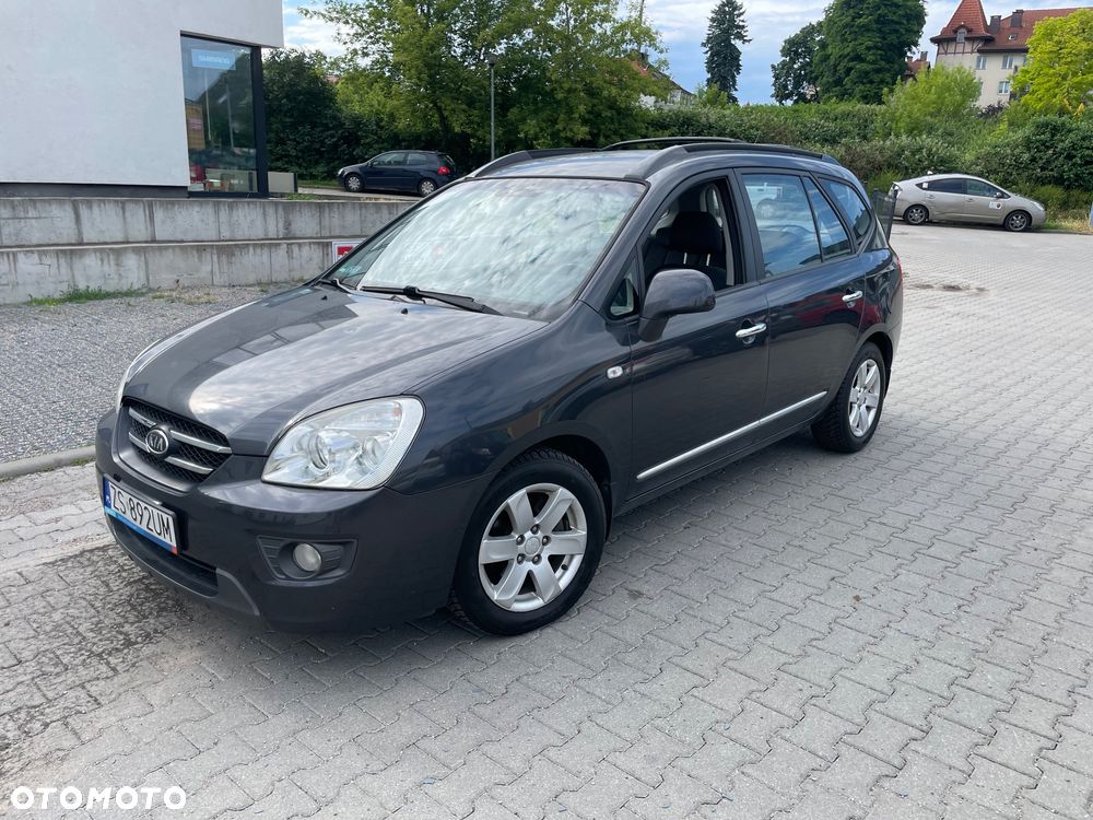 Kia Carens - 2