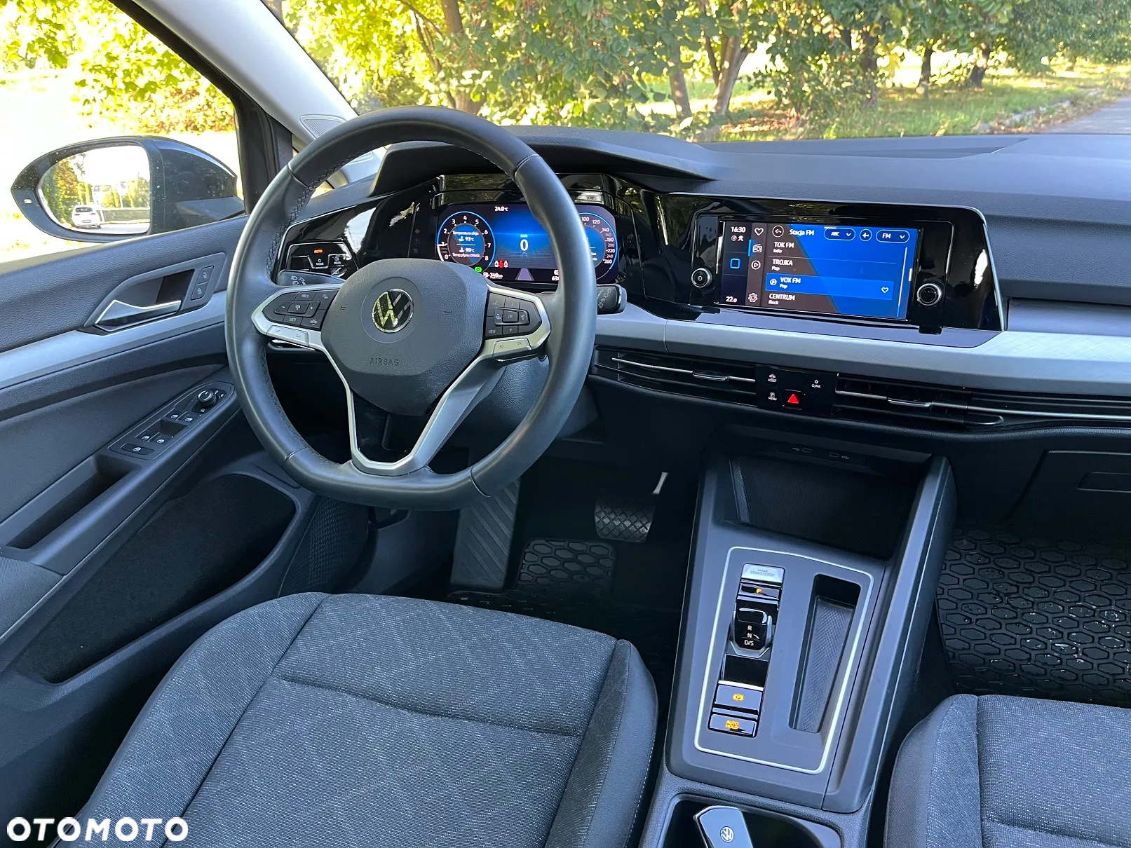 Volkswagen Golf - 8