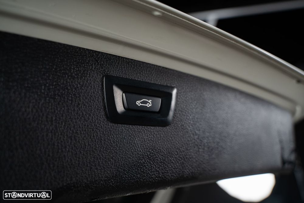 BMW 320 d Auto Line Sport - 46