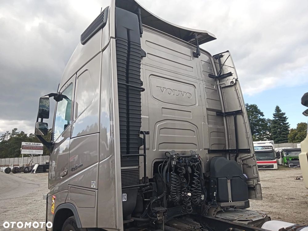 VOLVO FH4 - KABINA KOMPLETNA GLOBETROTTER - 5