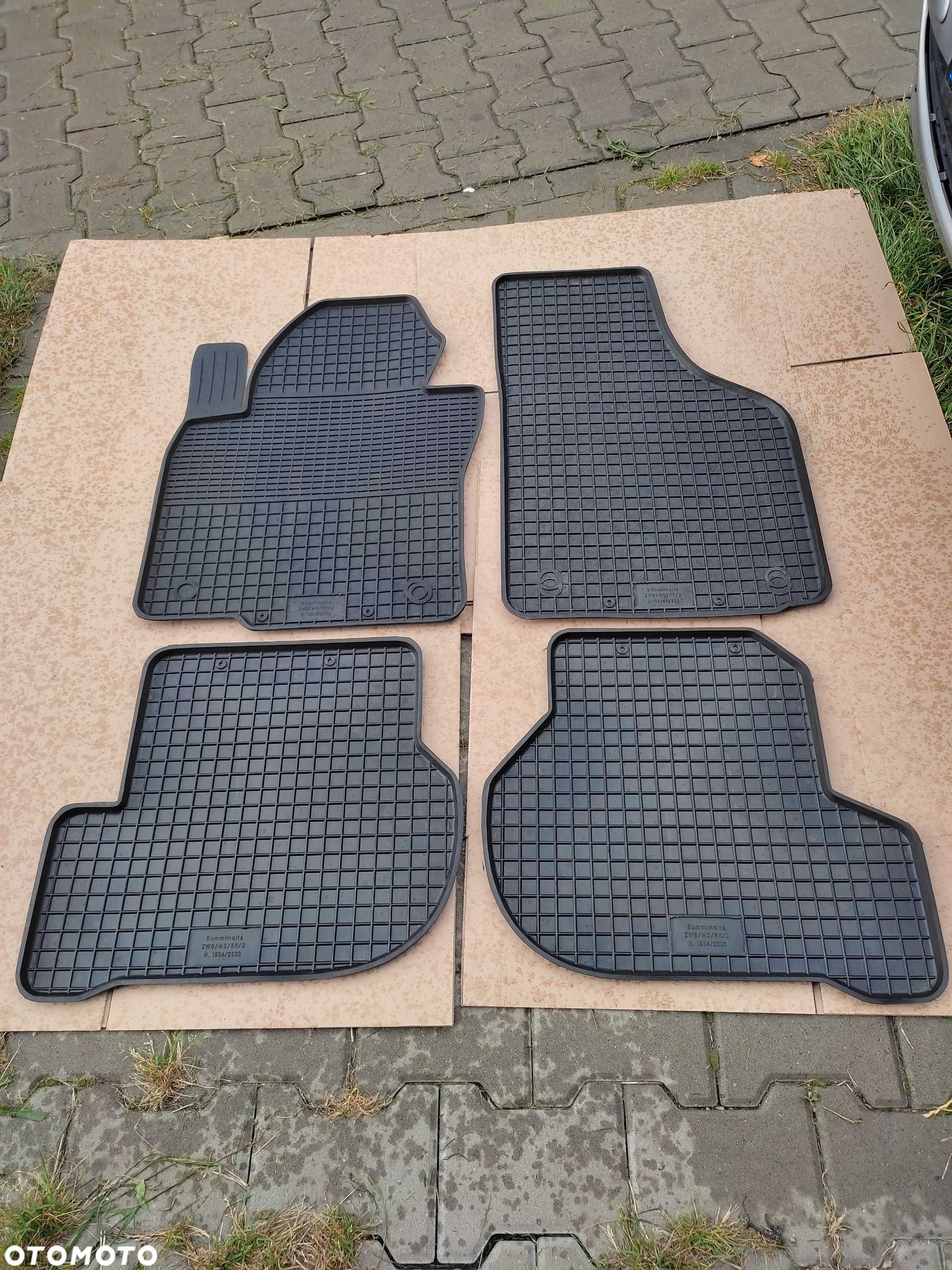 VW Golf V 5 PLUS 05r.-14r. Nowe dopasowane Dywaniki gumowe korytko - 1