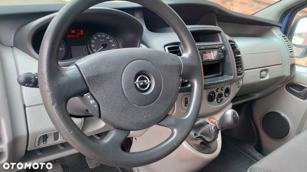 Opel Vivaro - 18