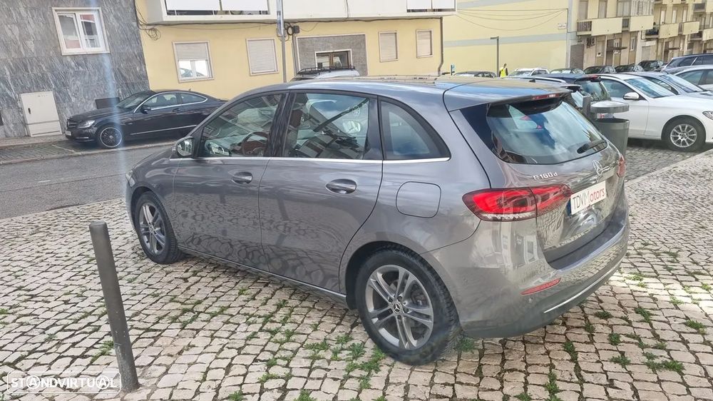 Mercedes-Benz B 180 d Business Solutions Aut. — fotografia 10