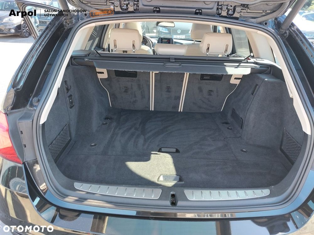 BMW Seria 3 320d xDrive Sport Line - 31
