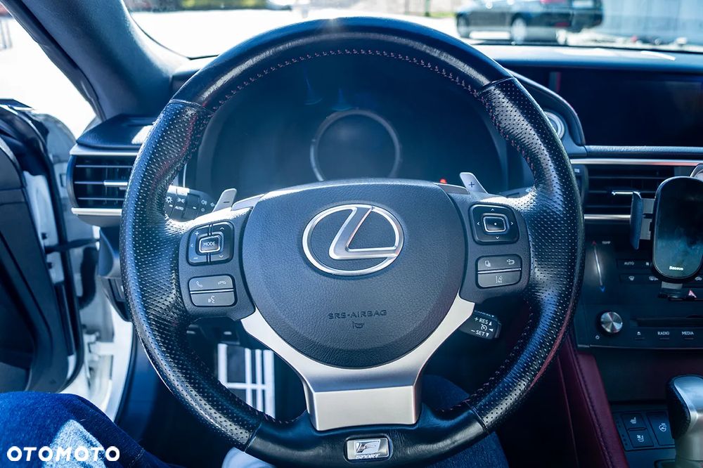 Lexus RC 200t / 300 F Sport - 24