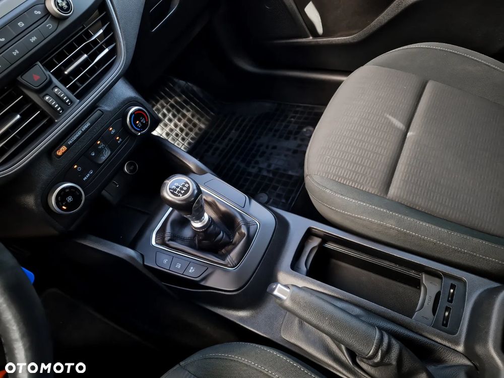 Ford Focus 1.0 EcoBoost Trend - 10