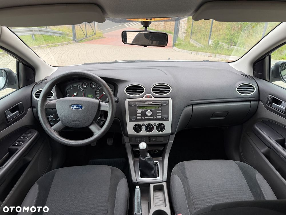 Ford Focus 1.6 16V Ambiente - 11
