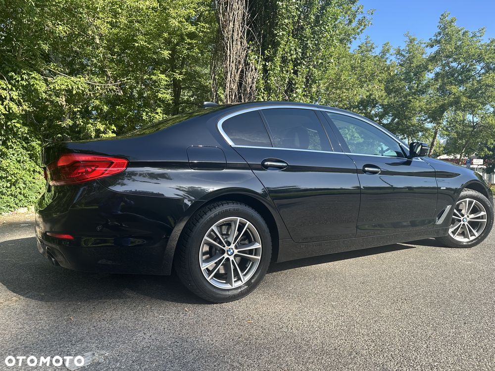 BMW Seria 5 520d xDrive - 38