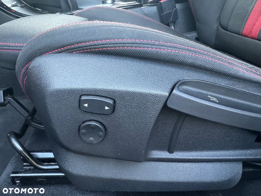 BMW X1 xDrive20i Sport Line - 27