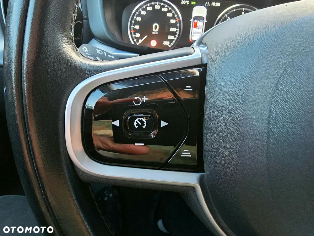 Volvo XC 60 B4 D Inscription - 36