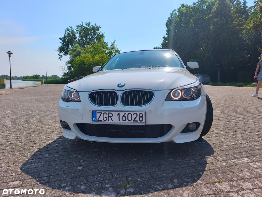 BMW Seria 5 550i - 4