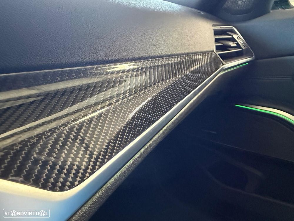 BMW M3 Competition M xDrive - 32