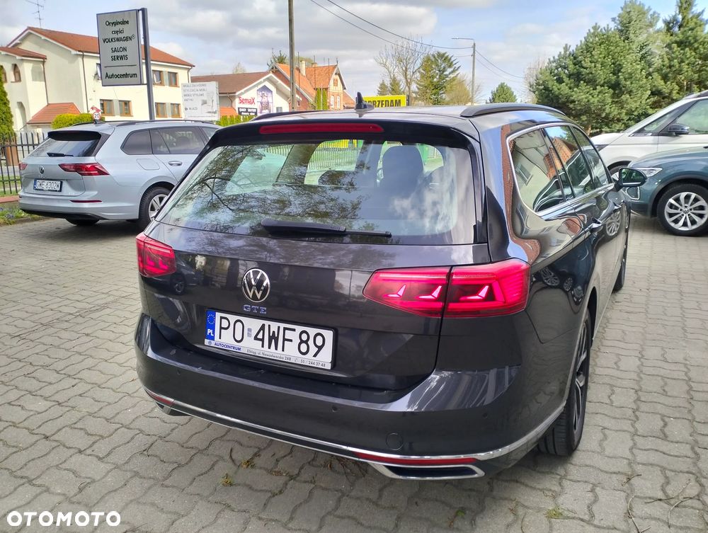 Volkswagen Passat - 13