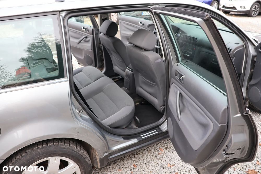 Volkswagen Passat 1.9 TDI Comfortline - 11