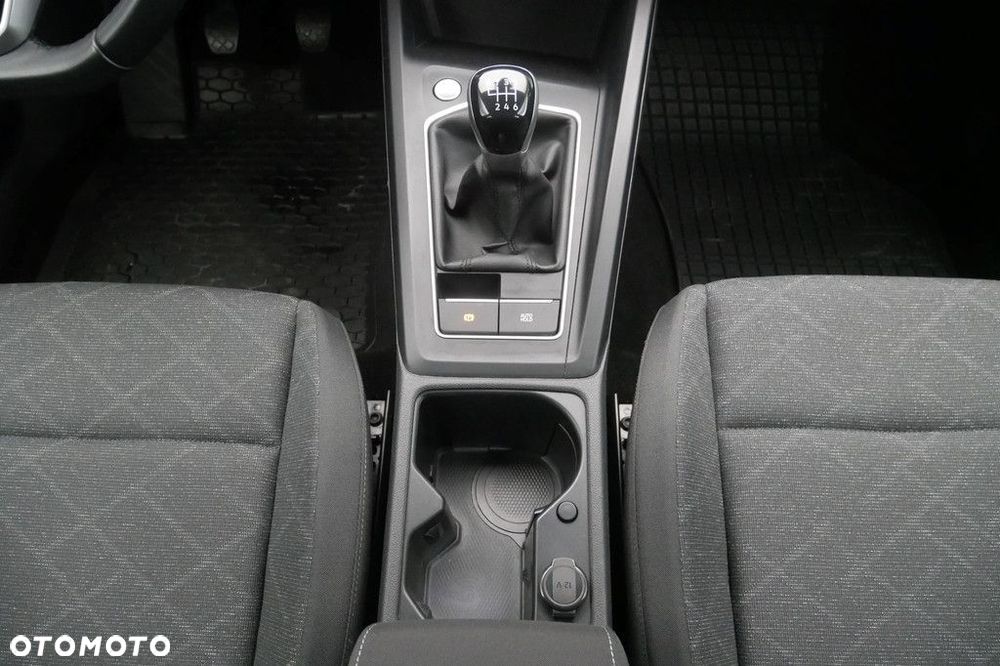 Volkswagen Golf - 11