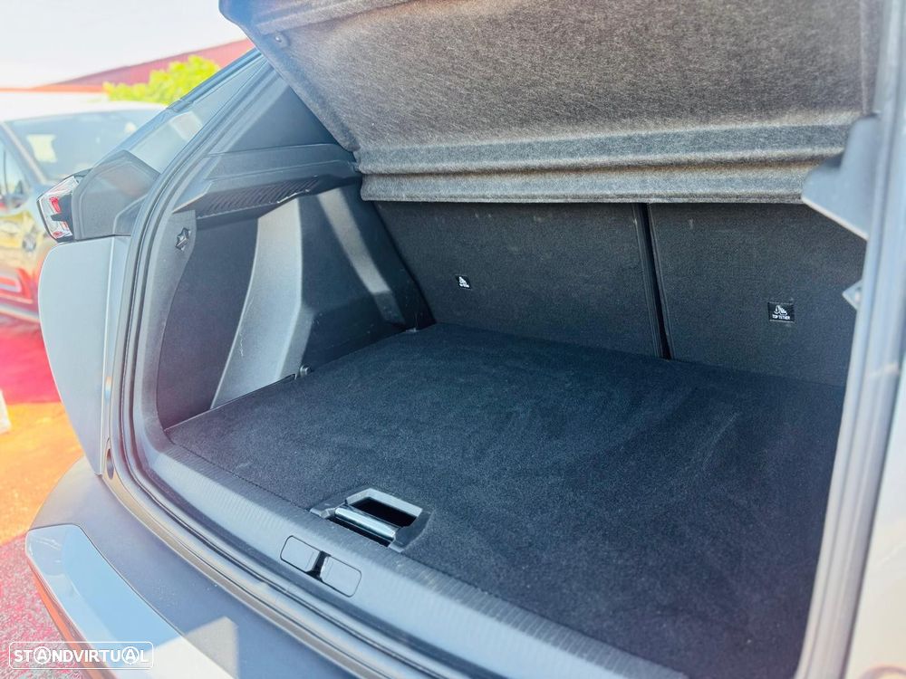 Peugeot 2008 1.2 PureTech Allure Pack EAT8 - 18