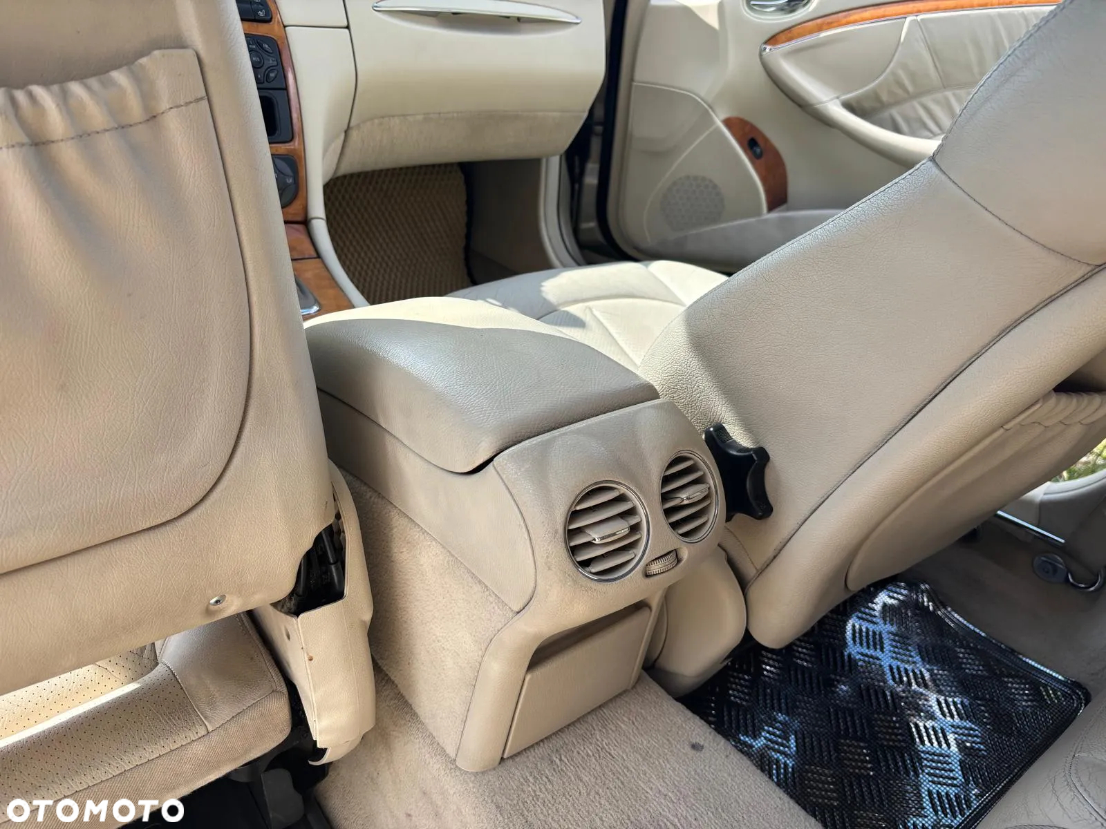 Mercedes-Benz CLK - 25