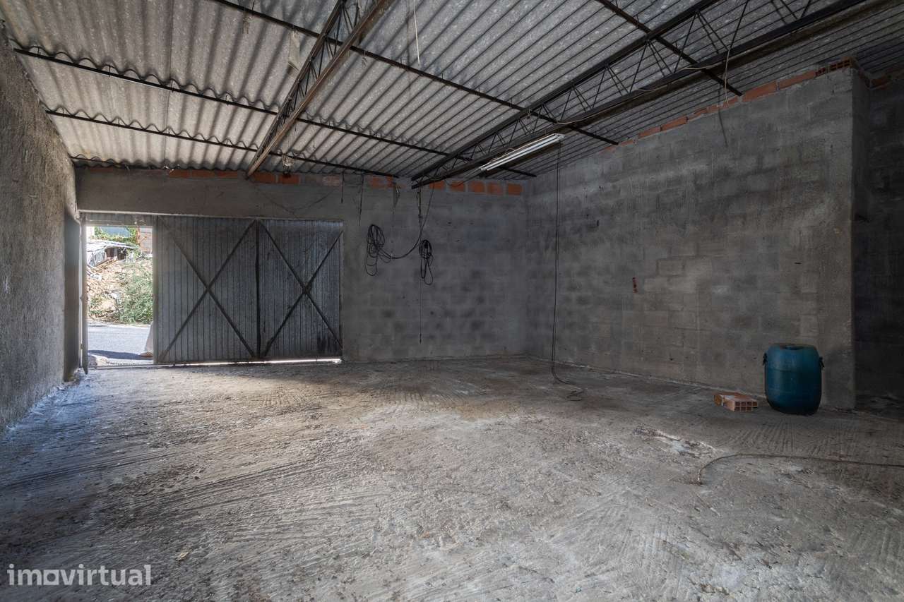Garagem com terreno no centro de Aveiras de Cima com possibilidade co - Grande imagem: 4/13