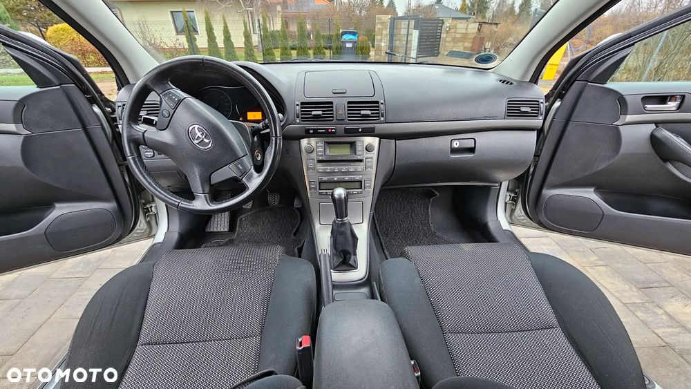 Toyota Avensis 1.8 VVT-i - 8