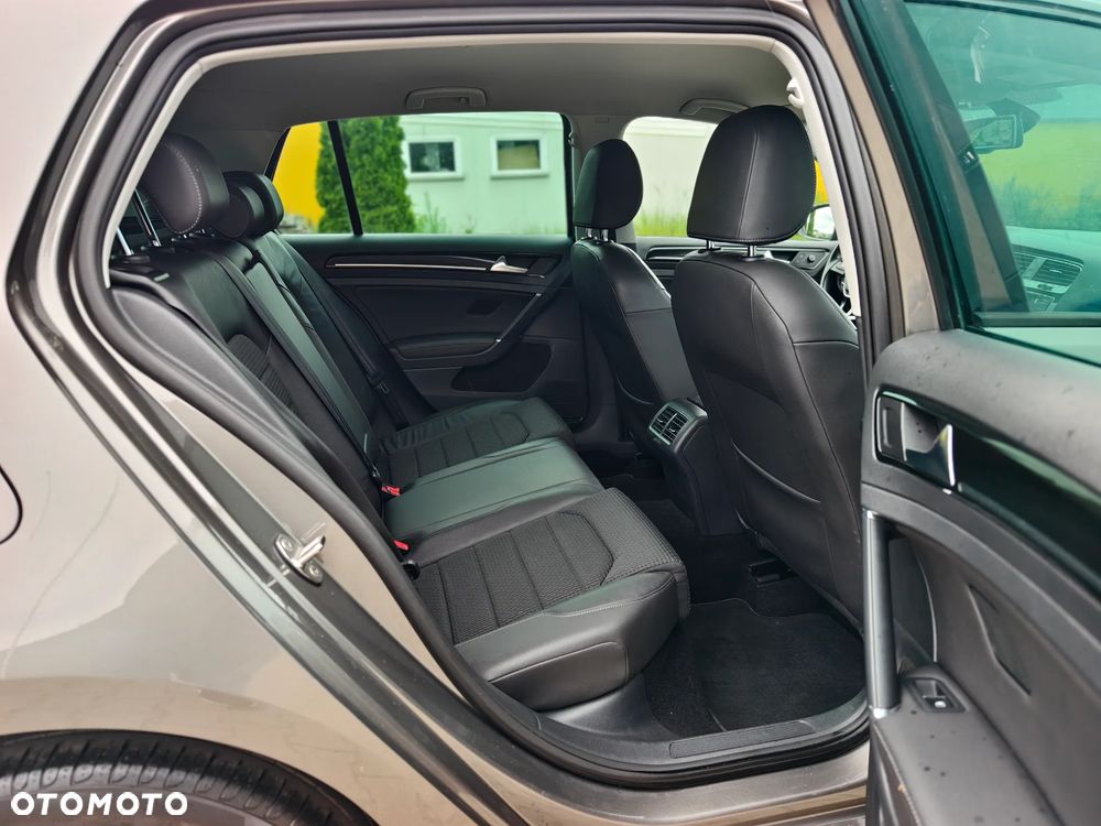 Volkswagen Golf 2.0 BlueTDI DSG Highline - 21