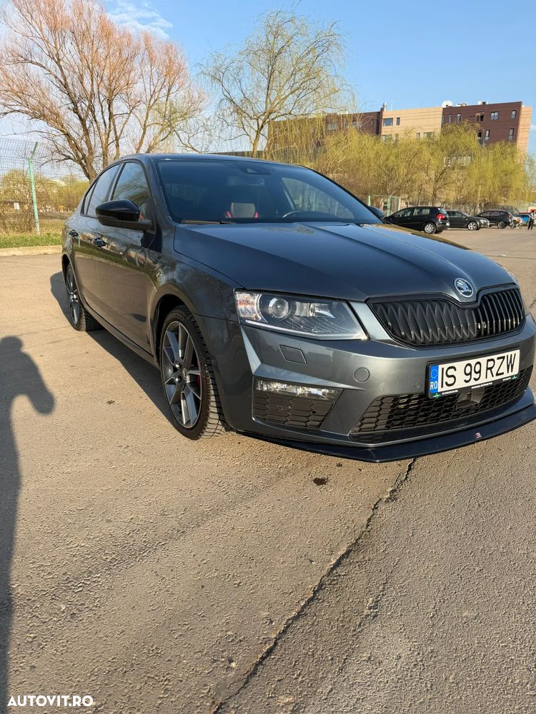 Skoda Octavia 2.0 TDI DSG RS - 1